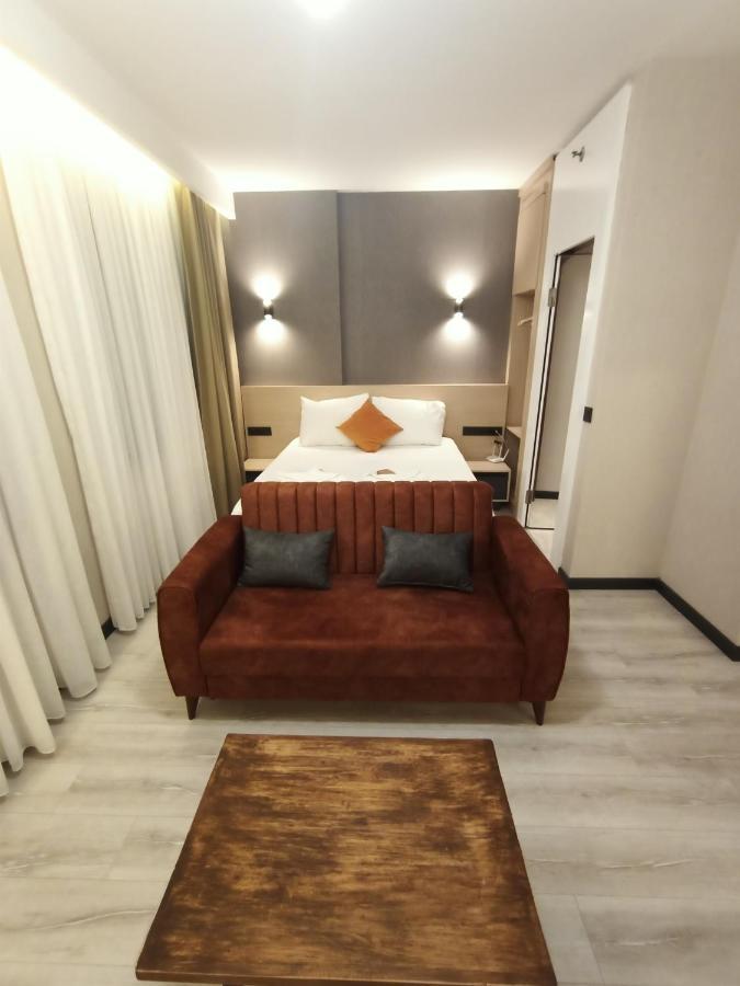 New Falcon Palas Otel Istanboel Buitenkant foto